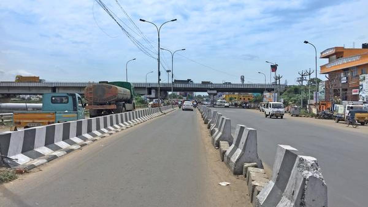 Plan to barricade a stretch of MountPoonamallee Road The Hindu